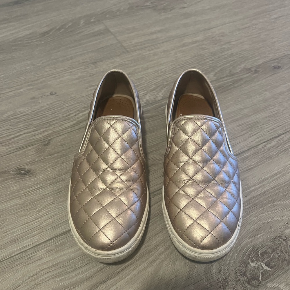 Steve Madden rose gold slip on sneakers - Picture 2 of 3